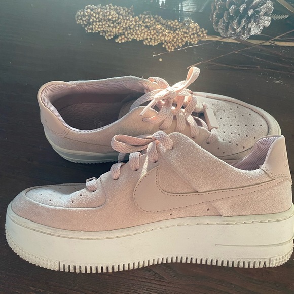 Nike: Light Pink Suede AF-1 - Picture 5 of 7